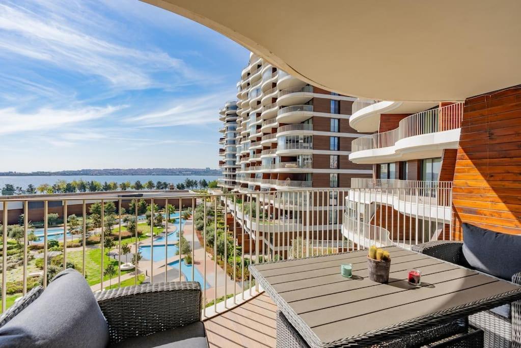 Golden Stones House Sea And Lake View Estambul Exterior foto